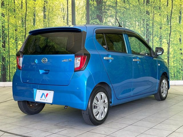 ☆全国のネクステージからお取り寄せが可能※!遠方の店舗に展示してあるクルマが気になる場合も、最寄りの店舗でご覧いただくことが可能です!是非私たちに要望をお聞かせください!※別途費用