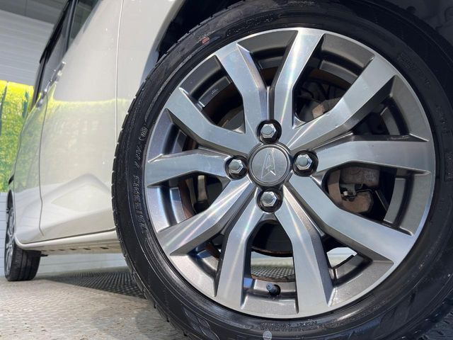 �y����15�C���`�A���~�z�C�[���z�O�ςɃ}�b�`���������A���~�z�C�[���𑕒����Ă���܂��B�e��ЊO�A���~�z�C�[����A�X�^�b�h���X�^�C�����戵�����Ă���܂��B���񂲑��k����������