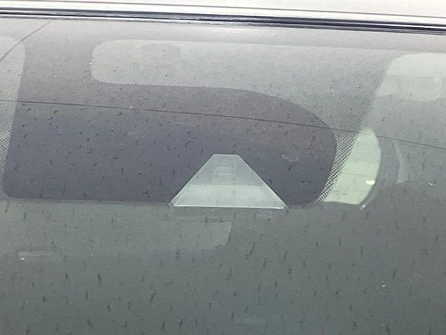 �y�G�}�[�W�F���V�[�u���[�L�z���s���ɑO���̎ԗ�����F�����A�Փ˂������Ȏ��͌x��ƃu���[�L�ŏՓˉ���Ɣ�Q�y�����A�V�X�g�B�����S�Ƀh���C�u�����y���݂��������܂��B