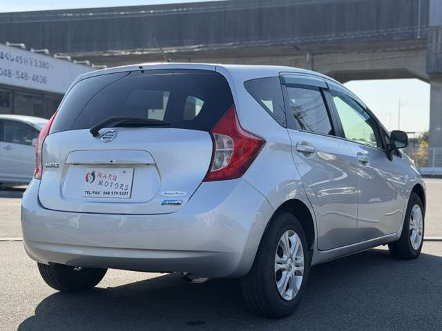 ���X�͍s�c�����R���̊��ˌ����_�̋߂��ɓX�܂��������܂��B���Ԃł��A�N�Z�X���₷���ꏊ�Ɍ�����܂��B�d�Ԃł��z���̍ۂ��Ŋ���JR���������w�܂ł��}���ɎQ��܂��B���C�y�ɂ��₢���킹������!