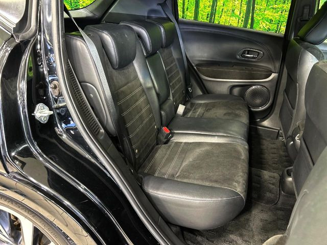後部座席も気になるようなキズ・汚れやへたり等、大きなダメージはなく、良好な状態です。