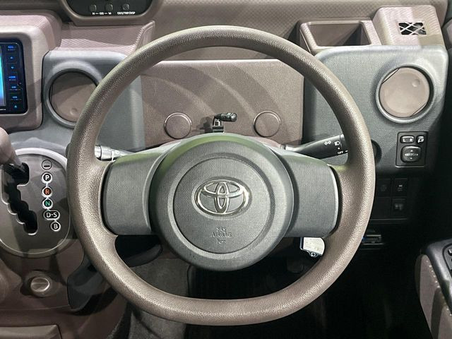 ステアリングも使用感が少なく、きれいな状態となっております♪