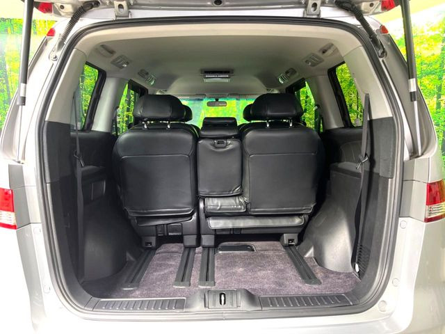 ���ڃV�[�g�͑O��X���C�h���\�ł��B���ɉ�����Α������L������������A�O�ɋl�߂�Α傫�ȃ��Q�b�W�X�y�[�X���m�ۂł��܂��B�V�[���ɉ����Ďg�������ł��邩��Ƃ��Ă��֗��ł���