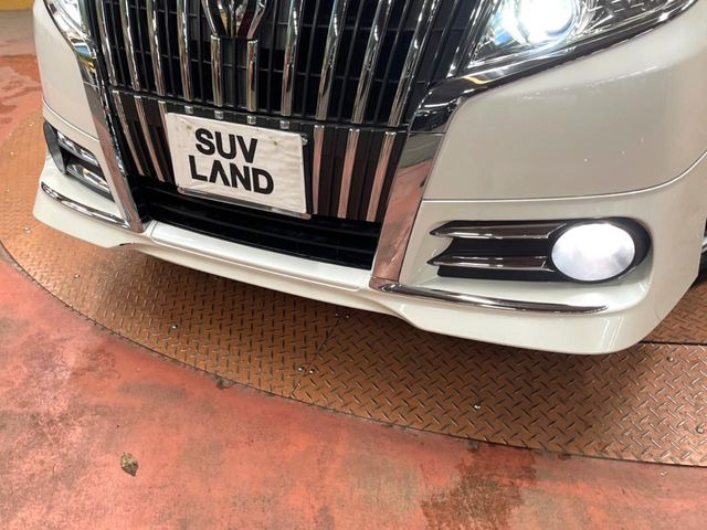 【純正エアロ】人気の純正エアロを装備!クルマの外観がよりスタイリッシュになり、街中で存在感あふれる1台に♪将来買い替える時にもリセールに影響しやすく、価値ある人気の装備です!