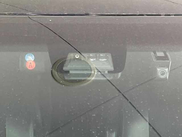 �y�g���^�Z�[�t�e�B�Z���X�z���s���ɑO���̎ԗ�����F�����A�Փ˂������Ȏ��͌x��ƃu���[�L�ŏՓˉ���Ɣ�Q�y�����A�V�X�g�B�����S�Ƀh���C�u�����y���݂��������܂��B