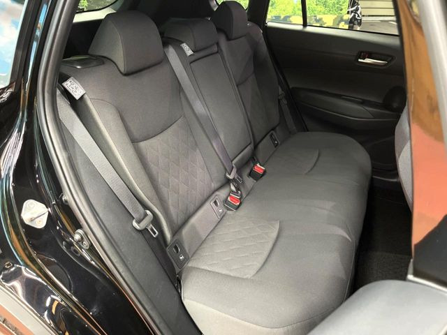後部座席も気になるようなキズ・汚れやへたり等、大きなダメージはなく、良好な状態です。