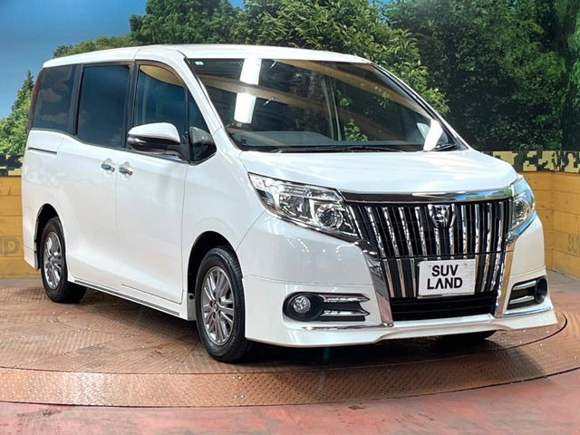 高透明度のガラス皮膜で撥水はもちろん、上質なツヤ・光沢を実現。紫外線や酸性雨から大切な愛車を保護し、色あせ・劣化を防止。「弾スプラッシュコート」、「弾プリミッサコート」からお選びいただけます。