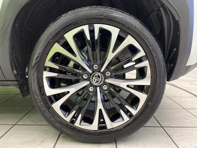 �y�����A���~�z�C�[���z�O�ςɃ}�b�`���������A���~�z�C�[���𑕒����Ă���܂��B�e��ЊO�A���~�z�C�[����A�X�^�b�h���X�^�C�����戵�����Ă���܂��B���񂲑��k����������