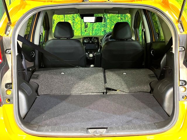 ���i�̂���������ʋ΁A���}���ɏ\���ȉ׎��X�y�[�X���m�ۂ��Ă���܂��B�Z�J���h�V�[�g��|���ƁA�傫�ȉו��̐ύڂ��\�ł���