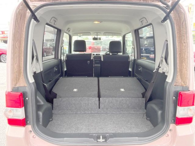 ���i�̂���������ʋ΁A���}���ɏ\���ȉ׎��X�y�[�X���m�ۂ��Ă���܂��B�Z�J���h�V�[�g��|���ƁA�傫�ȉו��̐ύڂ��\�ł���