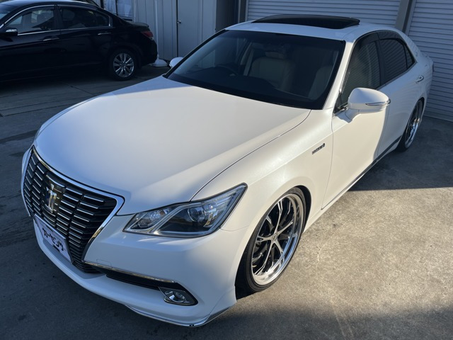 クラウンハイブリッド 2.5 ロイヤルサルーン