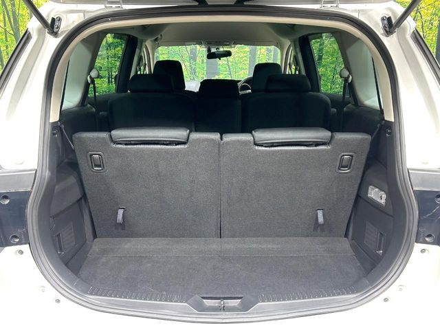 ���i�̂���������ʋ΁A���}���ɏ\���ȉ׎��X�y�[�X���m�ۂ��Ă���܂��B�Z�J���h�V�[�g��|���ƁA�傫�ȉו��̐ύڂ��\�ł���