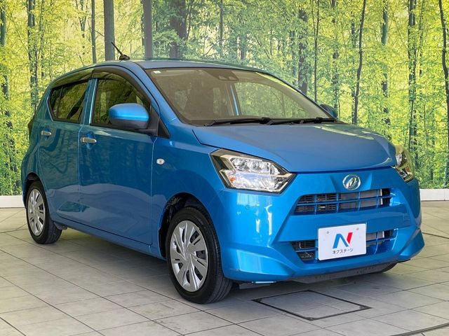 大好評のボディコーティング「弾スプラッシュコート」もご納車までに施工可能。通常のガラスコートと異なる、耐久年数6年の無機質ガラスコーティングが、ボディをキレイな状態に保ってくれます。