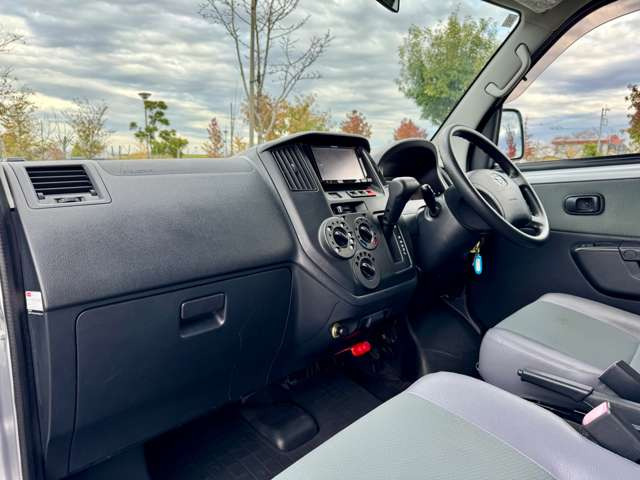 ���X�ł͂��_�񒸂��܂������q�l�Ƀh���C�u���R�[�_�[��K���X�R�[�e�B���O�{�H�ȂǁA���l�i��}���Ă��񋟂����Ē����Ă���܂��B�ڍׂ̓X�^�b�t�܂ł��C�y�ɂ��₢���킹���������܂��B