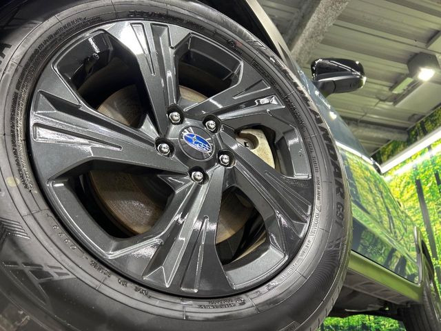 �y����17�C���`�A���~�z�C�[���z�O�ςɃ}�b�`���������A���~�z�C�[���𑕒����Ă���܂��B�e��ЊO�A���~�z�C�[����A�X�^�b�h���X�^�C�����戵�����Ă���܂��B���񂲑��k����������