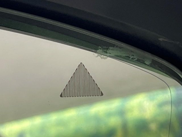 �y�u���C���h�X�|�b�g���j�^�����O�z���s���A�h�A�~���[�̎��p�ɂȂ�₷���ӏ��Ɍ㑱�Ԃ��ڋ߂���ƃT�C�h�~���[�t�߂Ɍx����\���A�h���C�o�[�ɒ��ӊ��N�����Ă���܂��B