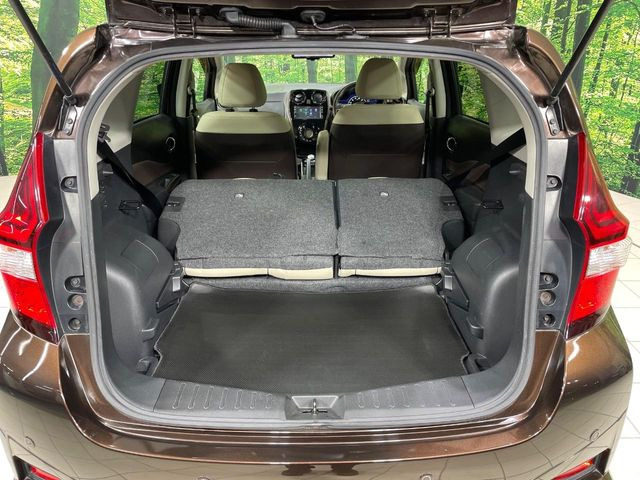 ���i�̂���������ʋ΁A���}���ɏ\���ȉ׎��X�y�[�X���m�ۂ��Ă���܂��B�Z�J���h�V�[�g��|���ƁA�傫�ȉו��̐ύڂ��\�ł���