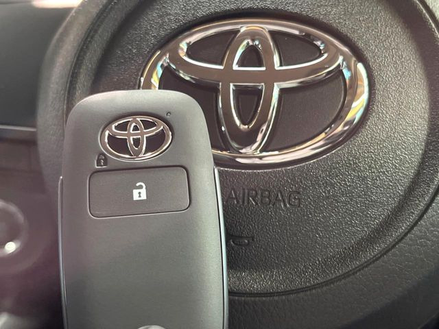 �y�X�}�[�g�L�[�z�J�o����|�P�b�g�ɓ��ꂽ�܂܂ł��h�A�̎{���E�������\�ȃX�}�[�g�L�[�𑕔��B�G���W���̃I���E�I�t�����J�M�����o���K�v����������Ƃ��Ă��֗��ł���