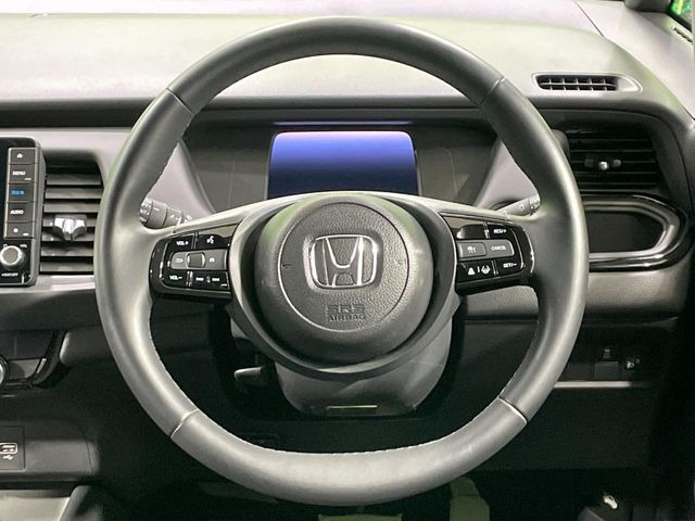 �y�����v�����X�e�A�����O�z�㎿�Ȋv���g�p���邱�ƂŁA��ɂ����������݂ƂĂ��^�]���₷���n���h���ł���