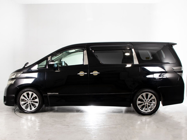 ★展示前点検実施★特殊な機材も用いて、全車点検を実施しております!