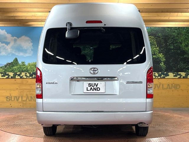 安心の最長10年・走行無制限保証(有償)をご用意。保証内容も充実はもちろん、無料点検&オイル交換や、年中無休の全国・24時間ロードサービスも付帯されておりますのでご安心下さい。