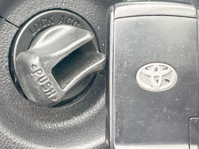 �y�X�}�[�g�L�[�z�J�o����|�P�b�g�ɓ��ꂽ�܂܂ł��h�A�̎{���E�������\�ȃX�}�[�g�L�[�𑕔��B�G���W���̃I���E�I�t�����J�M�����o���K�v����������Ƃ��Ă��֗��ł���