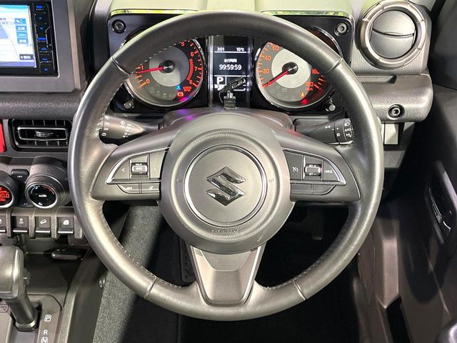 �y�����v�����X�e�A�����O�z�㎿�Ȋv���g�p���邱�ƂŁA��ɂ����������݂ƂĂ��^�]���₷���n���h���ł���