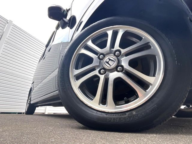 �y����14�C���`�A���~�z�C�[���z�O�ςɃ}�b�`���������A���~�z�C�[���𑕒����Ă���܂��B�e��ЊO�A���~�z�C�[����A�X�^�b�h���X�^�C�����戵�����Ă���܂��B���񂲑��k����������