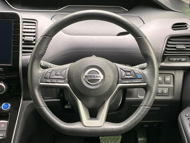 �y�����v�����X�e�A�����O�z�㎿�Ȋv���g�p���邱�ƂŁA��ɂ����������݂ƂĂ��^�]���₷���n���h���ł���