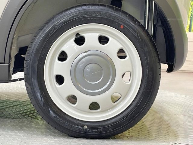 �y����14�C���`�A���~�z�C�[���z�O�ςɃ}�b�`���������A���~�z�C�[���𑕒����Ă���܂��B�e��ЊO�A���~�z�C�[����A�X�^�b�h���X�^�C�����戵�����Ă���܂��B���񂲑��k����������