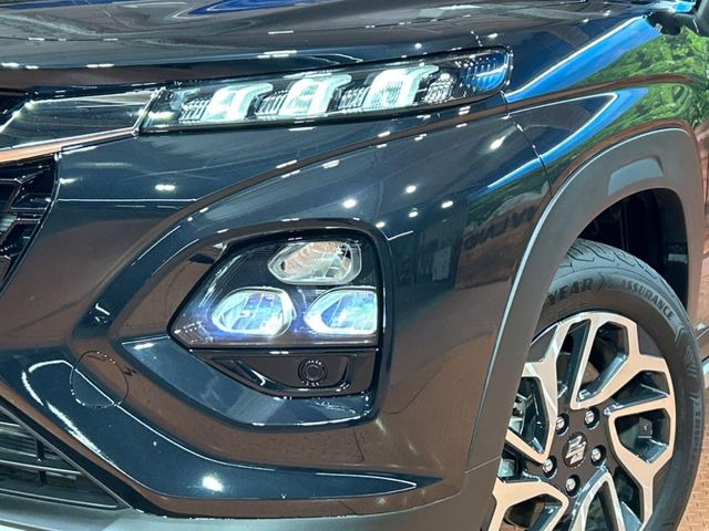 �yLED�w�b�h���C�g�z���V����ԑ��s�����ǍD�Ȏ��E���m�ۂ����S���ĉ^�]�ł��鍂�P�xLED�w�b�h���C�g�𑕔�!�_�����x�������A����d�͂��}�����Ă��܂��B