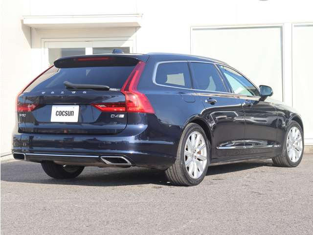 �G���W���I�C���̓t�����X��MOTUL(���`���[��)���g�p���Ă��܂��B�V���{���{�e���f���ɓK������قȂ�S�x�̃I�C�������p�ӂ��Ă��܂��B