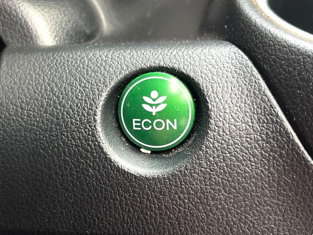 �y�A�C�h�����O�X�g�b�v�z�ԐM����a�؂Œ�Ԃ����ۂɃG���W�����~���A���ʂȔR���̏����}���܂��B�R��������ی�ɂȂ���@�\��G���W���̓u���[�L�𗣂��΍Ďn�����܂��B