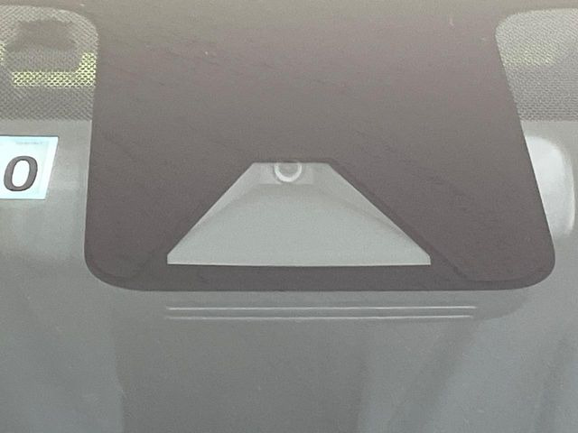 �y�g���^�Z�[�t�e�B�Z���X�z���s���ɑO���̎ԗ�����F�����A�Փ˂������Ȏ��͌x��ƃu���[�L�ŏՓˉ���Ɣ�Q�y�����A�V�X�g�B�����S�Ƀh���C�u�����y���݂��������܂��B