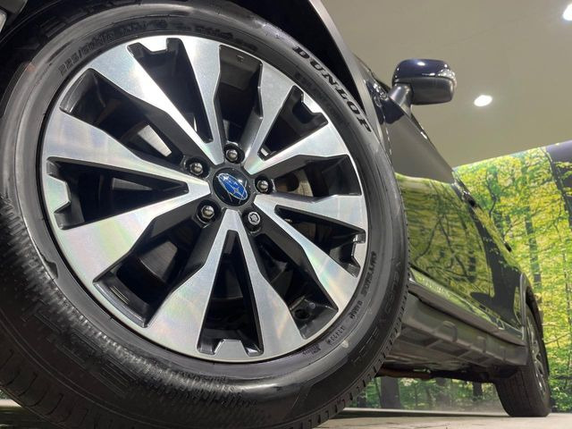 �y����18�C���`�A���~�z�C�[���z�O�ςɃ}�b�`���������A���~�z�C�[���𑕒����Ă���܂��B�e��ЊO�A���~�z�C�[����A�X�^�b�h���X�^�C�����戵�����Ă���܂��B���񂲑��k����������