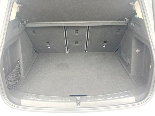 ●トランクルーム:趣味が広がる収容スペース!これだけの広さがあればお買い物やレジャーなどにも最適です!使用感も少なくきれいな状態を維持しております。