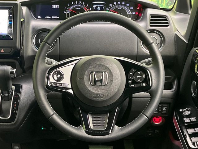 �y�����v�����X�e�A�����O�z�㎿�Ȋv���g�p���邱�ƂŁA��ɂ����������݂ƂĂ��^�]���₷���n���h���ł���