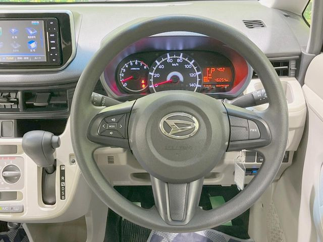 �y�X�e�A�����O�X�C�b�`�z�^�]���A�O������ڐ������炷���ƂȂ��A�I�[�f�B�I���̑��삪�\�ȕ֗��@�\!���S&���K�ȃh���C�u�����o���Ă���܂���