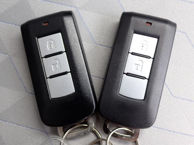 �X�}�[�g�L�[����!�L�[���|�P�b�g��o�b�O�ɓ��ꂽ�܂܁A�h�A���b�N�̊J���E�{���E�G���W���n�����\�ł��B