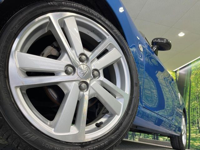 【純正16インチアルミホイール】外観にマッチした純正アルミホイールを装着しております。各種社外アルミホイールや、スタッドレスタイヤも取扱いしております。是非ご相談ください♪