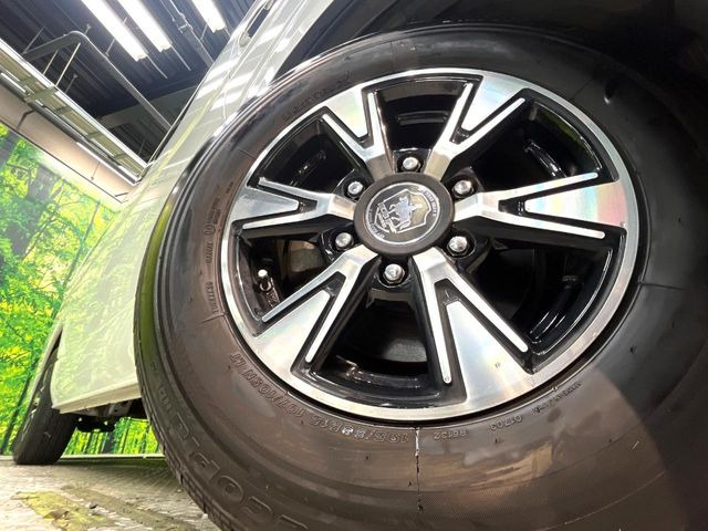 �y15�C���`�A���~�z�C�[���z�O�ςɃ}�b�`�����A���~�z�C�[���𑕒����Ă���܂��B�e��A���~�z�C�[����A�X�^�b�h���X�^�C�����戵�����Ă���܂��B���񂲑��k����������