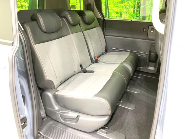 ���i���ȃI���W�i���t���A�}�b�g���I�v�V�����ɂĂ��p�ӂ��Ă���܂��B���D���ȃf�U�C����J���[�����Ԃɍ��킹�đI��ł����������Ƃ��ł��܂���