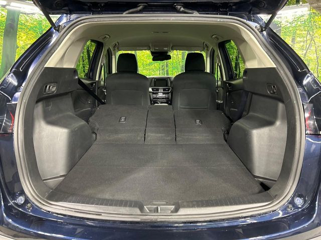 ���ڃV�[�g�͑O��X���C�h���\�ł��B���ɉ�����Α������L������������A�O�ɋl�߂�Α傫�ȃ��Q�b�W�X�y�[�X���m�ۂł��܂��B�V�[���ɉ����Ďg�������ł��邩��Ƃ��Ă��֗��ł���