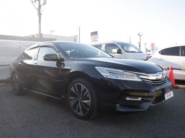 オリックスUcar柏インター店♪お問合せは、TEL0120-20ー5370まで♪定休日の水曜日を除き、土日祝日も営業中。100台近く展示している大型店舗です!