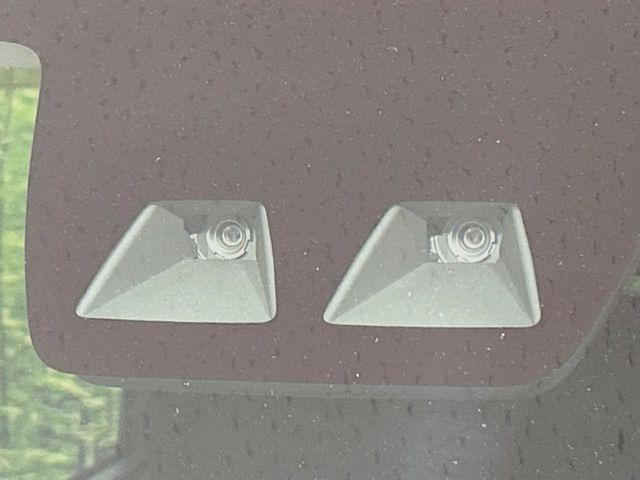 �y�X�}�[�g�A�V�X�g�z���s���ɑO���̎ԗ�����F�����A�Փ˂������Ȏ��͌x��ƃu���[�L�ŏՓˉ���Ɣ�Q�y�����A�V�X�g�B�����S�Ƀh���C�u�����y���݂��������܂��B