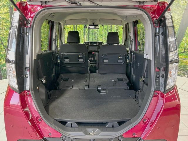 ���i�̂���������ʋ΁A���}���ɏ\���ȉ׎��X�y�[�X���m�ۂ��Ă���܂��B�Z�J���h�V�[�g��|���ƁA�傫�ȉו��̐ύڂ��\�ł���