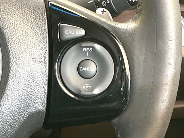 【クルーズコントロール】高速道路もラクラク走行。アクセルを離しても一定速度で走行ができ、長距離運転時の負担を軽減!加速・減速も簡単なスイッチ操作で調整できます。