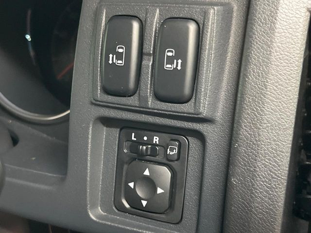 �y�����p���[�X���C�h�h�A�z�X�}�[�g�L�[��^�]�Ȃ̃X�C�b�`�Ō�ȗ����X���C�h�h�A�̊J���\���d��������͂����ăh�A���J����K�v�������A�����Ȃ��q�l�ł��ȒP�ɊJ���߂ł����K�ł���