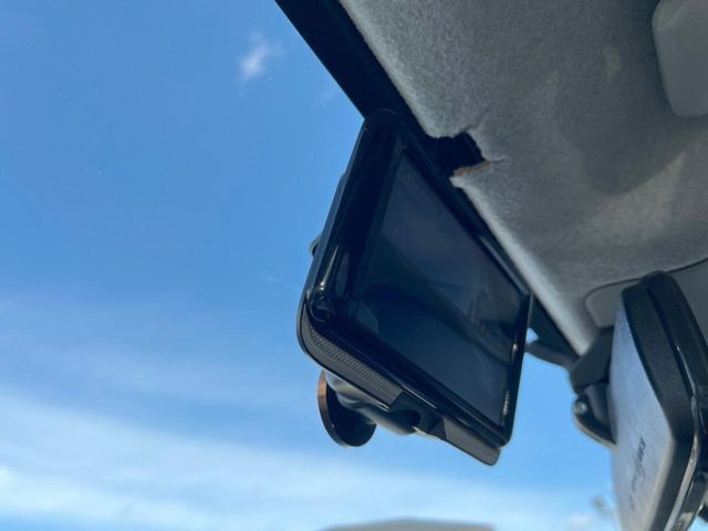 【ドライブレコーダー】安心・安全なカーライフに必須のドライブレコーダーを装備!走行中はもちろん、あおり運転や事故に遭遇した際の状況も映像で記録し、万一のリスクに備えます。