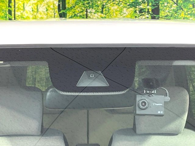 �y�z���_�Z���V���O�z���s���ɑO���̎ԗ�����F�����A�Փ˂������Ȏ��͌x��ƃu���[�L�ŏՓˉ���Ɣ�Q�y�����A�V�X�g�B�����S�Ƀh���C�u�����y���݂��������܂��B